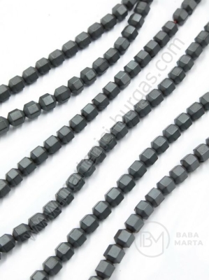 Hematit MAT nemagnetic 4x4mm gaură 1mm ~100 buc ~40cm 1 buc 353181