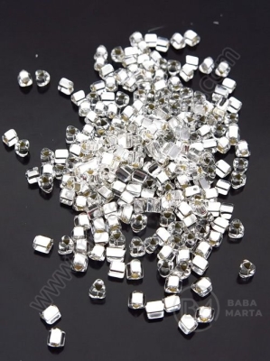Mărgele cehe PRECIOSA din sticla 2.5x2.5mm triunghiulara 1 pachet 40g 331680