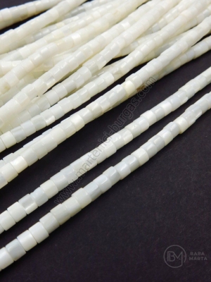 Colier cub de perle ~4x~4x~3.2mm 40cm ~126 buc 1 buc 352980