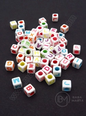Cub 6x6mm litere colorate gaură 3mm 1 pachet 40g ~260 buc 312695