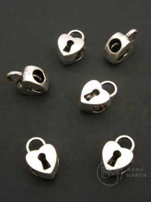 Tipul Pandora din metal