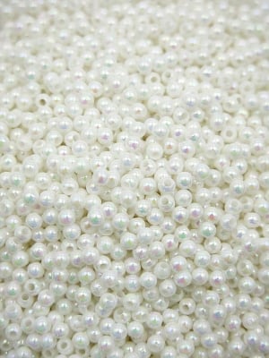 Mărgele albe 3mm efect AB 40 grame ~3350 buc 312963