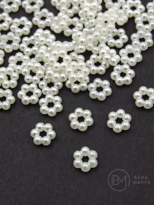 Floare 7x2.5mm pearl ecru gaură 2mm 40 grame ~740 buc 312979