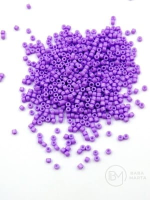 Mărgele de sticlă 2x2mm 40grame ~4400 bucăți 331123