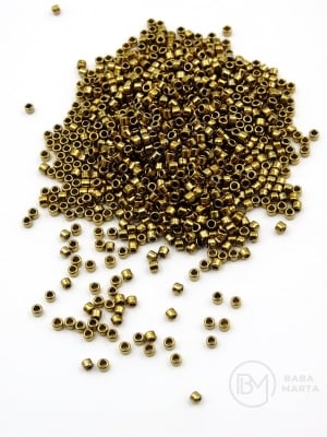 Mărgele de sticlă 2x2mm 40grame ~4400 bucăți 331142