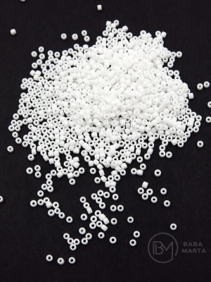 Mărgele de sticlă 2,5x2mm 40grame ~3100 bucăți 331151