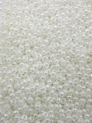 Mărgele de sticlă ~2x~1.2~1.5mm 13-0 perlă albă calitatea I 50 grame 331838