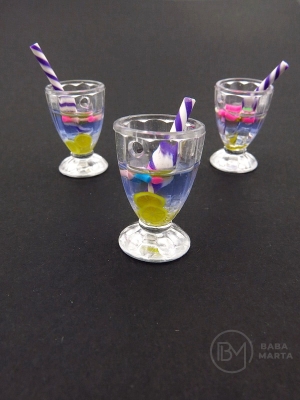 Pendant cupă plastic 25x17mm cu orificiu pentru cocktail 2mm 2 pieces 335675