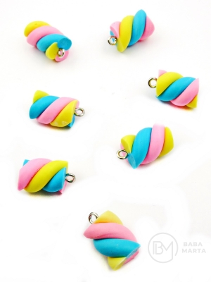 Pandantiv rășină marshmallow 18x10mm gaură 2mm 4 buc 335922