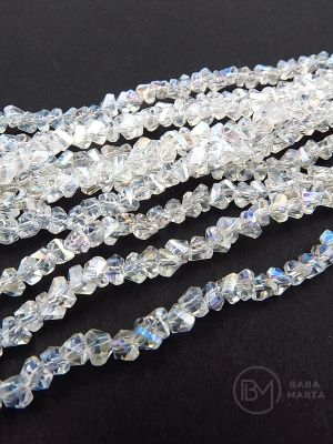 Triunghi de cristal 3x4x3mm arc AB ~33cm ~130 bucăți 1 șir 342810