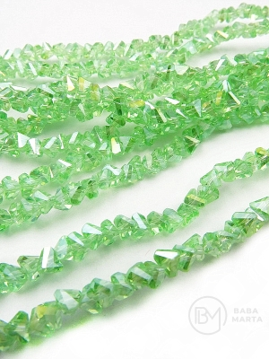 Triunghi de cristal 3x4x3mm arc AB ~33cm ~130 bucăți 1 șir 342815