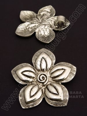 Pandantiv floare metalică 43mm argintiu 1 bucată 308340