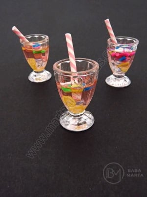 Pendantiv 25x17mm sticla plastică cu cocktail 1 pachet 2 buc 335626
