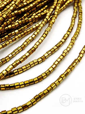 Hematit pătrat 2x2mm culoare aurie gaură 0.7mm 40cm ~180 buc 1 brad 353549