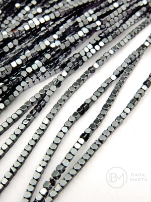 Hematit 1.5x1.5mm square fațetat gaură 0.5mm 40cm ~260 buc 1 brad 353551