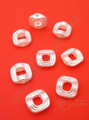Mărgele perlate 13x13x5mm albe 1 pachet ~60 buc 312278