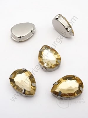 Piatră acrilică aurie 13x18mm în cutie metalică 1 pachet 4 bucăți 151717