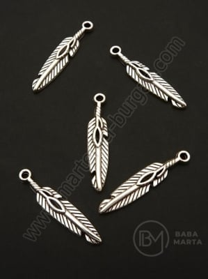 Pandantiv metalic cu pană 27x6mm, culoare argintie, 1 pachet, 20 buc. 306419