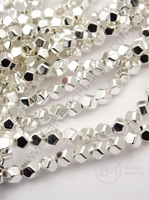 Hematit 4x3.5x3.5mm culoare alb-argintiu ~100 buc 1 buc 352495