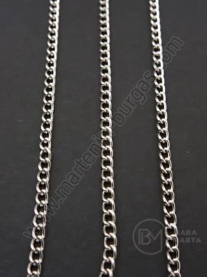 Lanț metalic 2x3x0.6mm culoare argintie 1 metru 302061