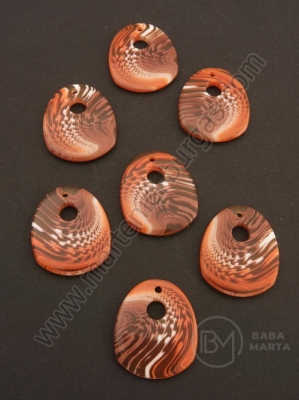 Pendant din rășină 26x22mm gaură 1.5mm 10 buc 311547