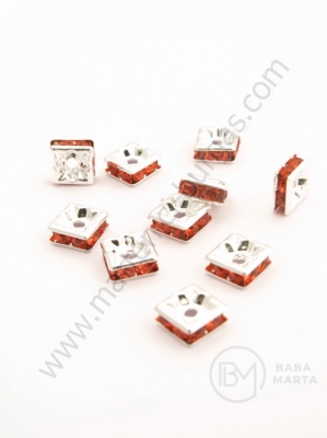 Pătrat 6x6x3mm cu cristale roșii albe 10 buc 301431