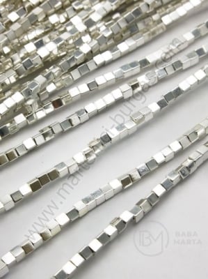 Cub de hematit alb ~2.5mm gaură nemagnetică 1mm ~180 buc ~40cm 1 buc 353145