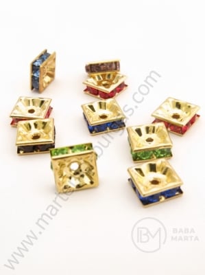 Pătrat 8x8x3mm cu cristale aurii MIX 10 buc 301427