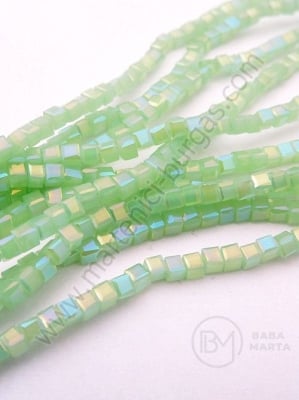 Șir de cuburi de cristal ~2mm gaură de arc 0.5mm ~190 pcs ~43cm 1 buc 342575