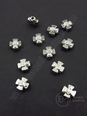 Mărgele metallice cruce 8x8x3.5mm color argintie gaură 1.2mm 1 pachet 10 buc 306568