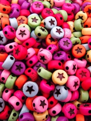 Mărgele 7x4mm stea culori MIX gaură 1.5mm 1 pachet 40g ~300 buc 312789