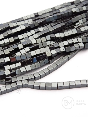 Cub de hematite 3mm, gaură nonmagnetică 1mm ~130 buc ~40cm1 greutate 352860