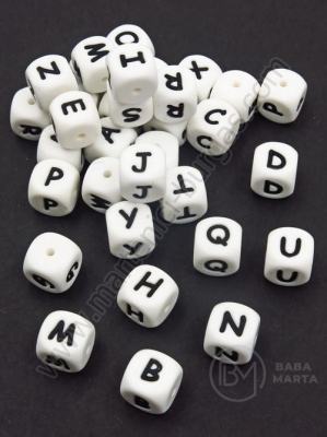 Mărgele cubice din silicon 12x12mm litere 1 cutie 52 buc 317001