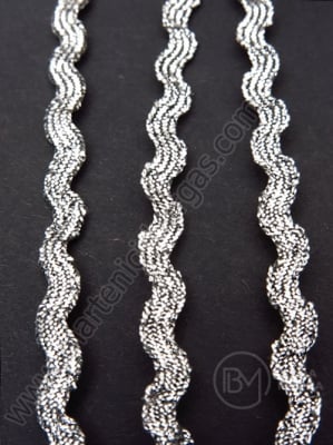 Bandă de șnur argintie 3.5 mm, zig-zag, ~28 meters 411137