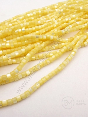 Colier cub de perle ~4x~4x~3.2mm 40cm ~128 buc 1 buc 352839