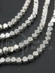 Cub de hematit 4x4mm, gaură fațetată 0.8mm ~95 buc ~40cm 1 buc 353209