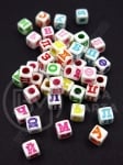 Mărgele cubice 6x6mm litere gaură 3.5mm 1 paquet 40g ~175 buc 312844