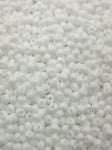 Mărgele de sticlă ~2x~1.2~1.5mm 13-0 alb solid calitatea I 50 grame 331840