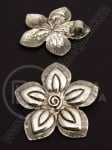 Pandantiv floare metalică 43mm argintiu 1 bucată 308340