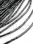 Hematit pătrat 2x2mm gaură 0.7mm 40cm ~180 buc 1 brad 353546