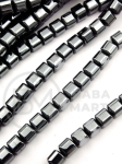 Hematit pătrat 6x6mm gaură 1.2mm 40cm ~70buc 1 brad 353576
