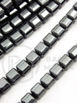 Hematit pătrat 8x8mm, gaură 1.5mm, 40cm ~50 buc. 1 brad 353581