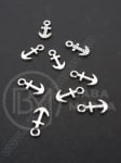 Pandantiv ancoră metalică 12x6mm culoare argintie 1 pachet 50 buc 306227