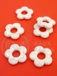 Floare 20mm gaură albă 1.5mm 1 pachet 40g ~55 buc 311859