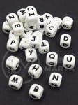 Mărgele cubice din silicon 12x12mm litere 1 cutie 52 buc 317001