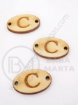 Placă de lemn 25x16x3mm lettera <b>C</b> gaură 2.5mm 1 pachet 10 buc 182257